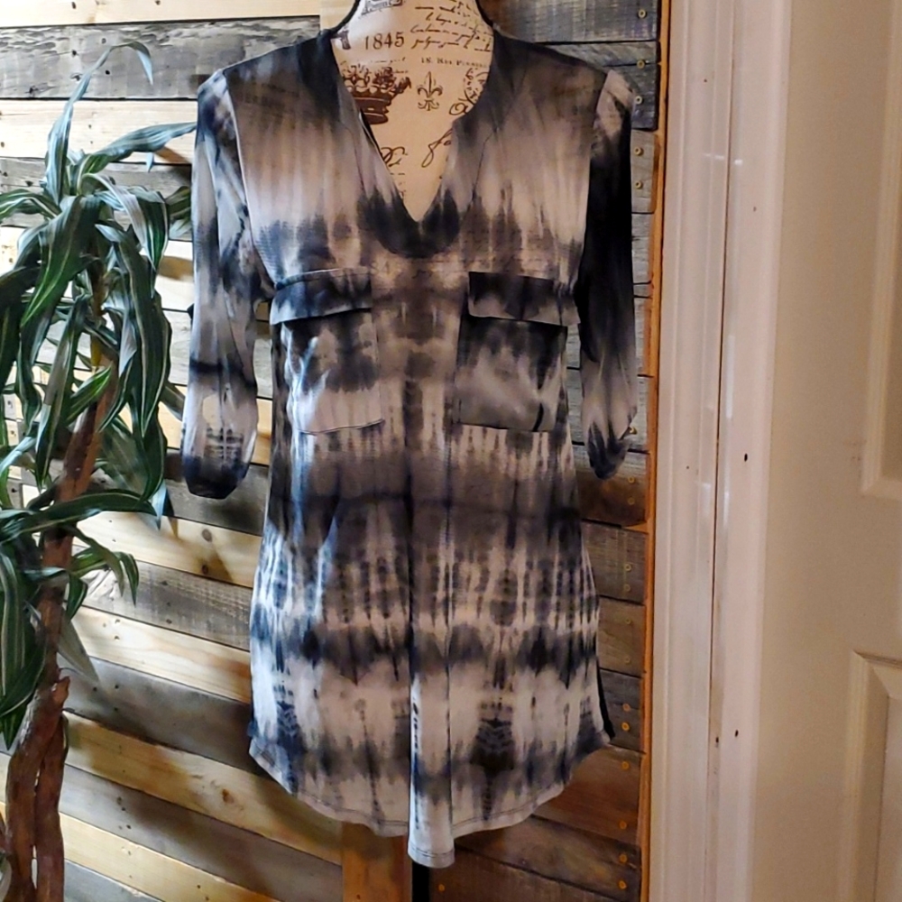 Faith and joy black and white tie dye tunic size small